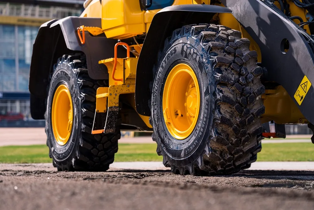 Industrial vehicle in yeloow tyre view with Nokian Tyre's Ground King Loader