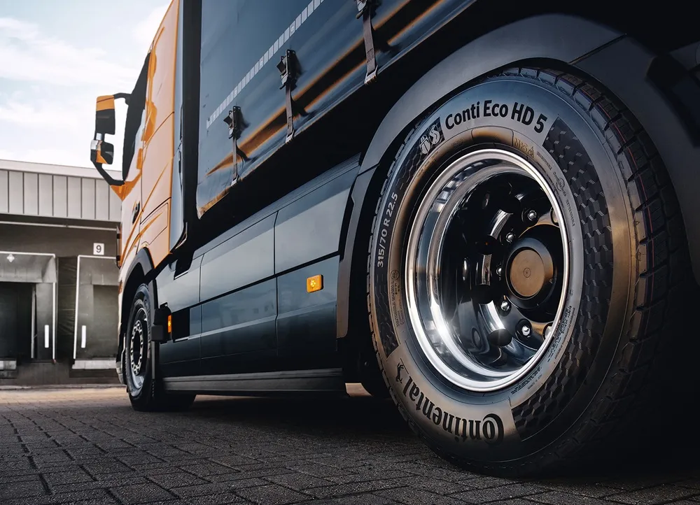 Image of a truck with Conti Eco HD 5 tyres fitted