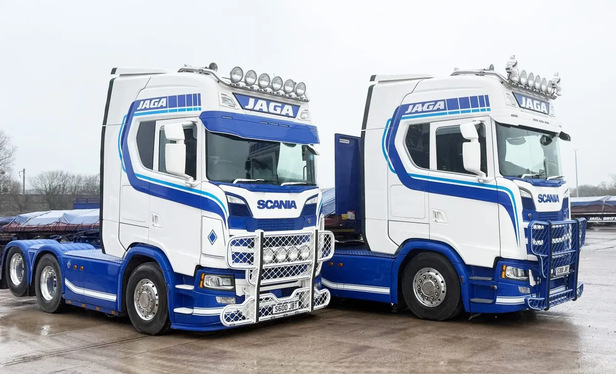 Image of two Jaga Brothers lorries, parked side by side